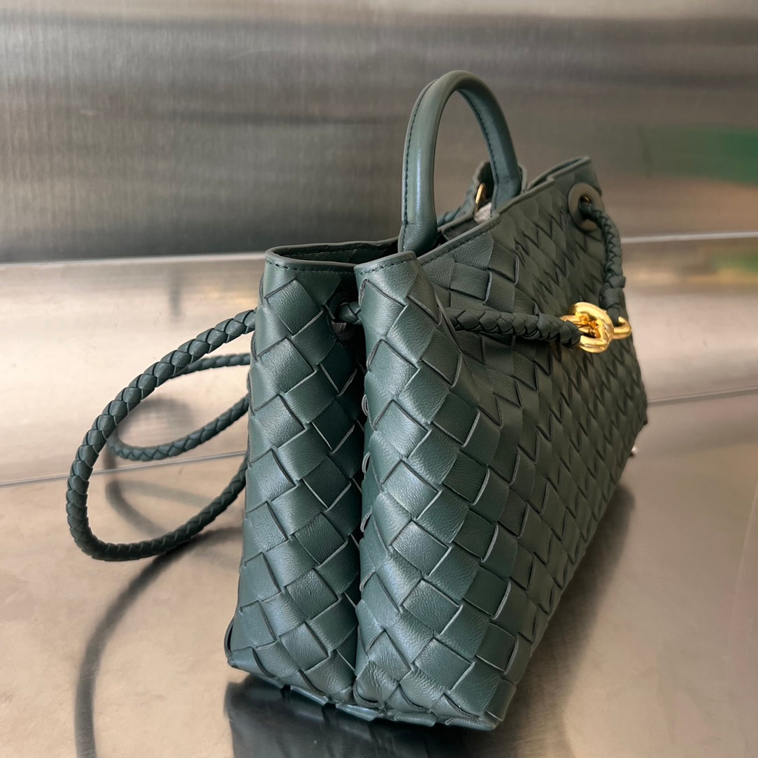 BOTTEGA VENETA SMALL ANDIAMO 29 IN DARK GREEN LAMBSKIN