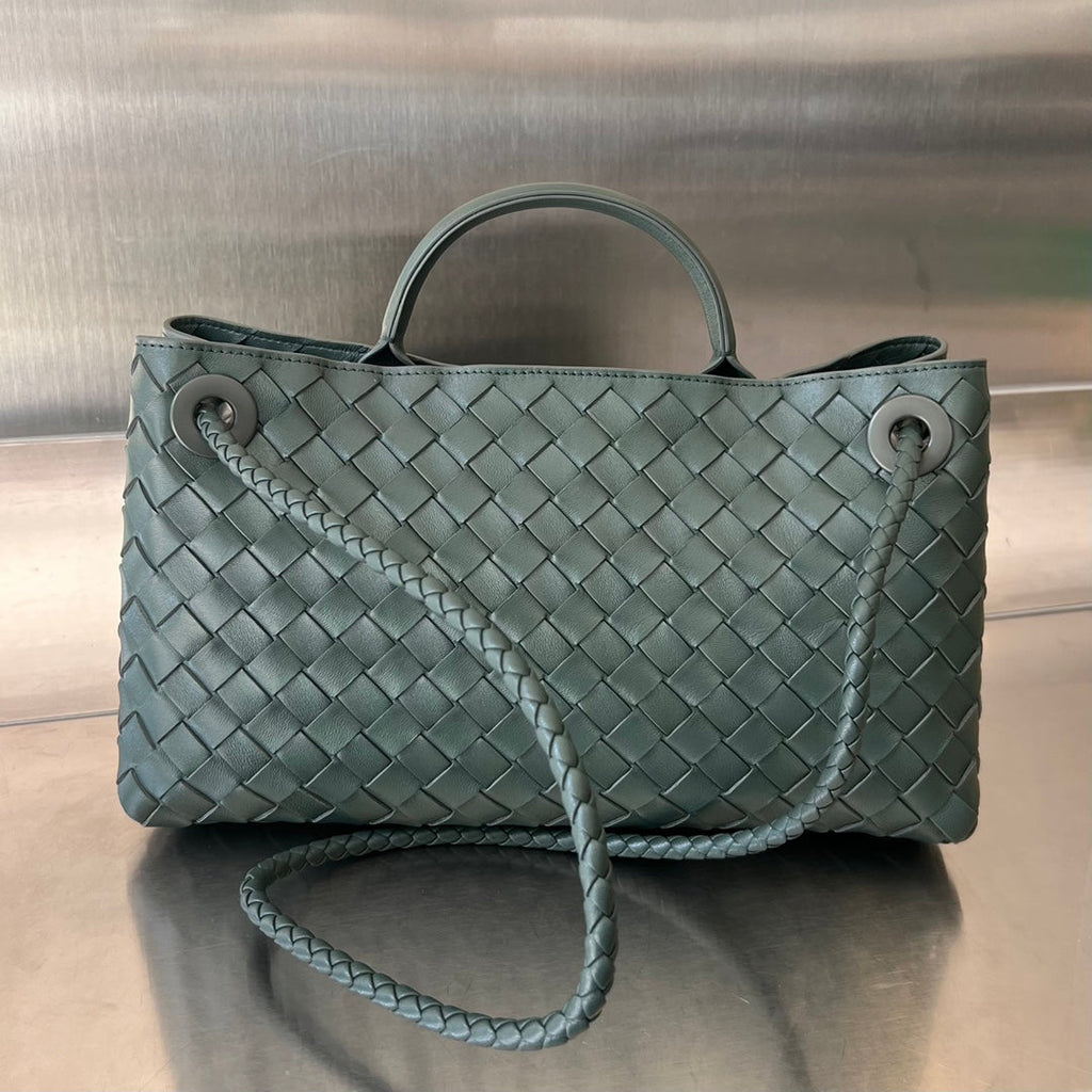 BOTTEGA VENETA SMALL ANDIAMO 29 IN DARK GREEN LAMBSKIN