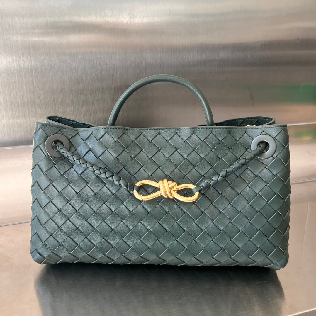 BOTTEGA VENETA SMALL ANDIAMO 29 IN DARK GREEN LAMBSKIN
