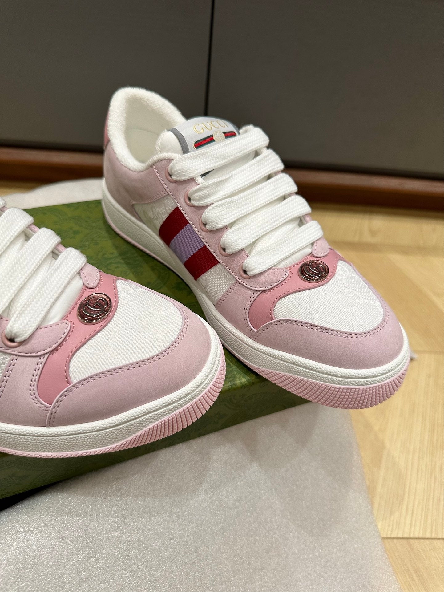 GUCCI WOMEN'S SCREENER TRAINER LIGHT PINK CALFSKIN