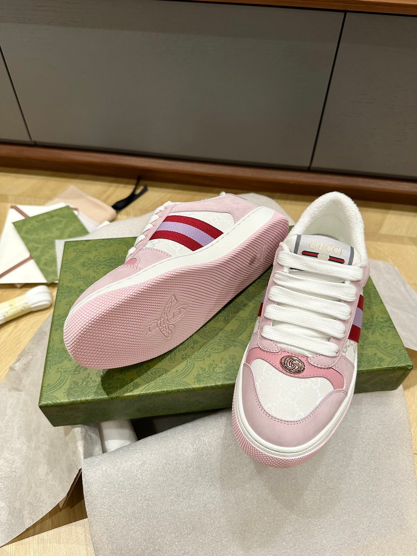 GUCCI WOMEN'S SCREENER TRAINER LIGHT PINK CALFSKIN