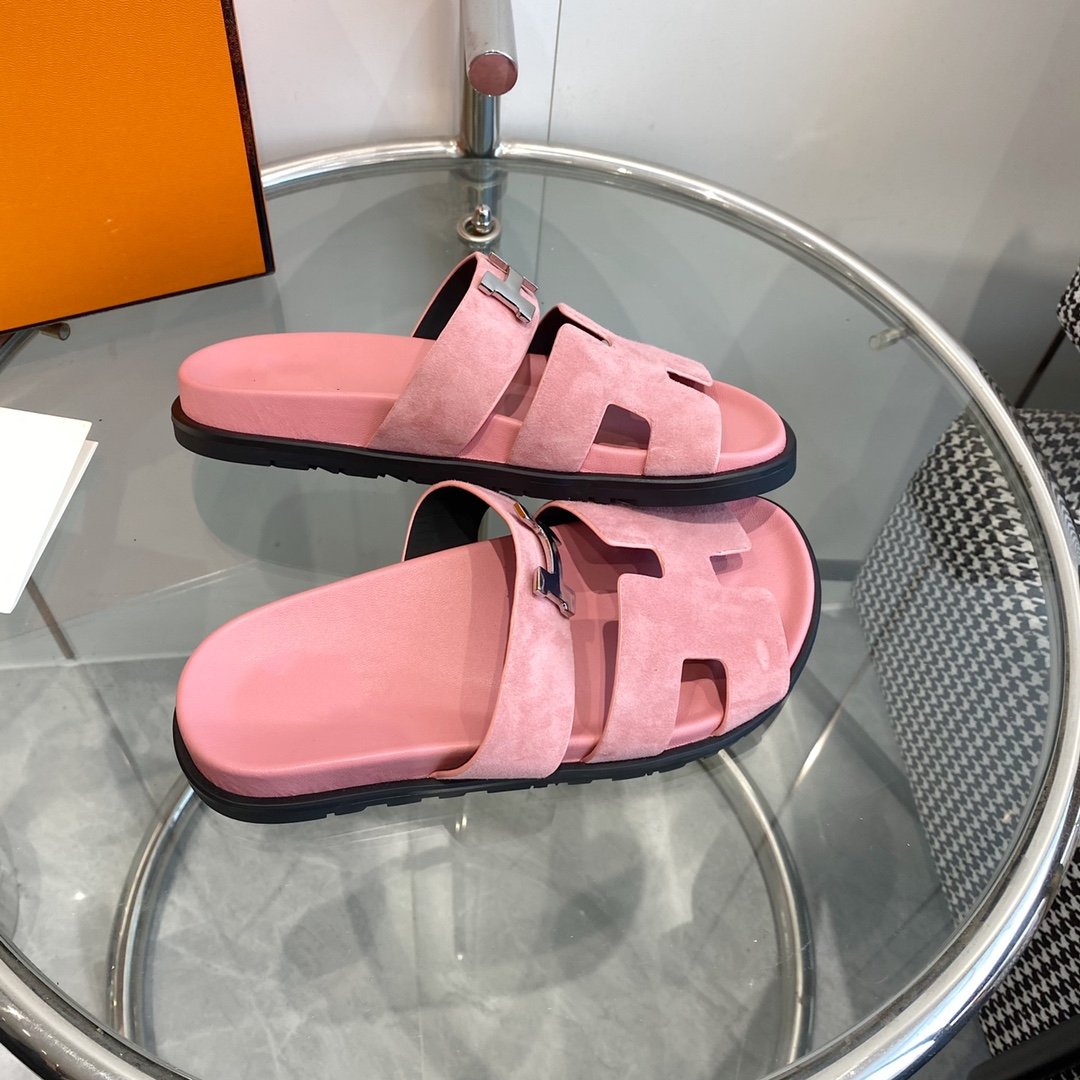 HERMES Chypre Sandal Pink Suede