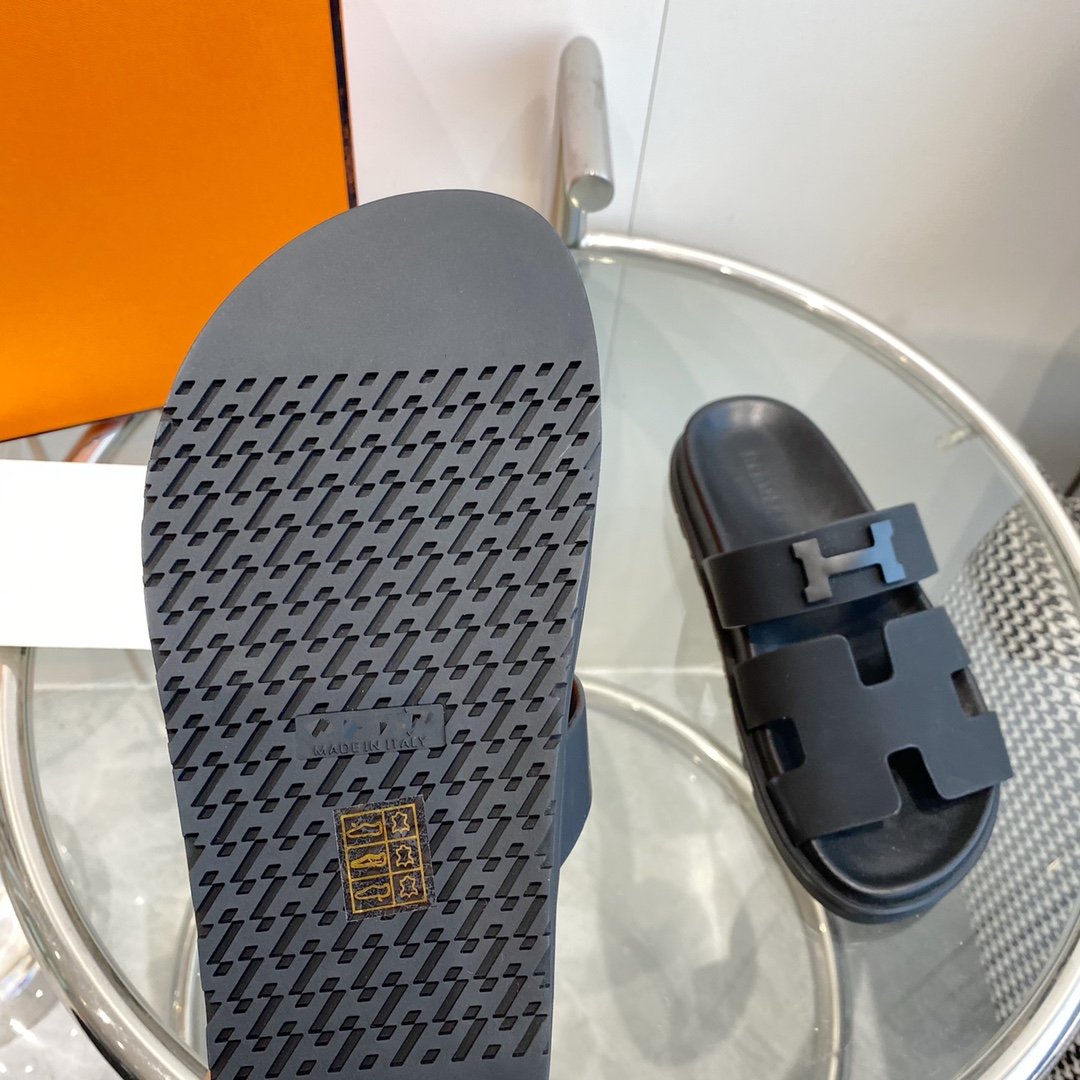 HERMES Chypre Sandal Black Leather