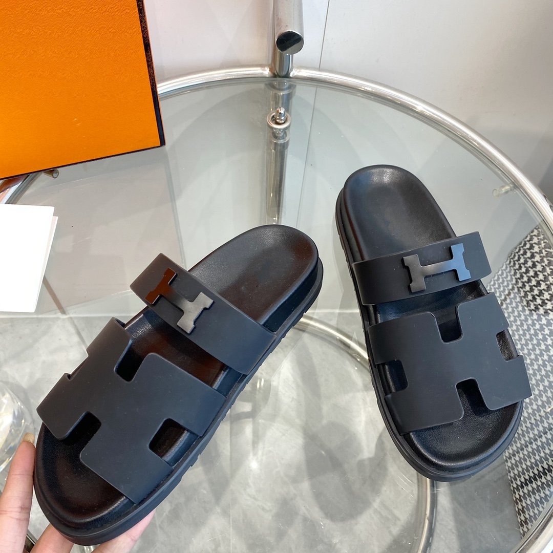 HERMES Chypre Sandal Black Leather