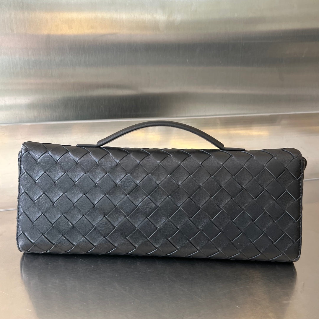 BOTTEGA VENETA Long Clutch Andiamo With Handle 31cm Black Calfskin Ghw