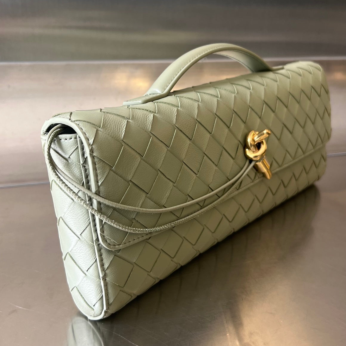 BOTTEGA VENETA Long Clutch Andiamo With Handle 31cm Light Green Calfskin Ghw