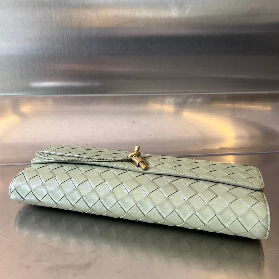 BOTTEGA VENETA Long Clutch Andiamo With Handle 31cm Light Green Calfskin Ghw