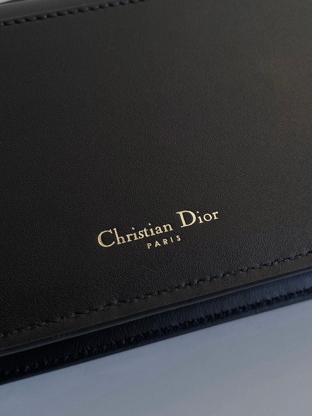DIOR SIGNATURE CHAIN BAG 21 IN BLACK CALFSKIN