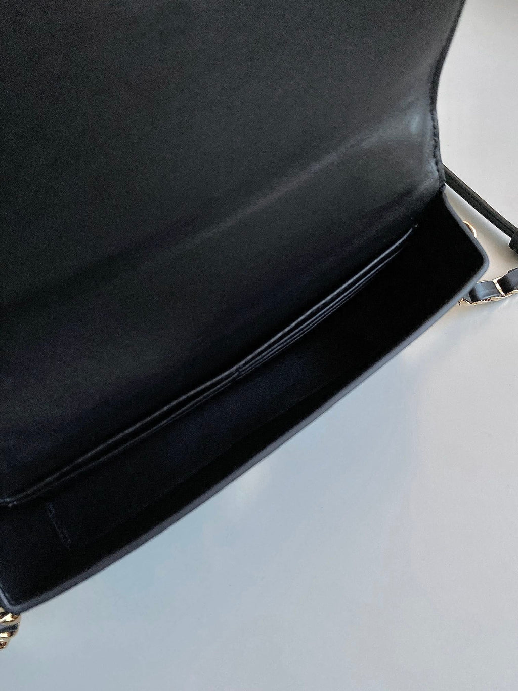 DIOR SIGNATURE CHAIN BAG 21 IN BLACK CALFSKIN