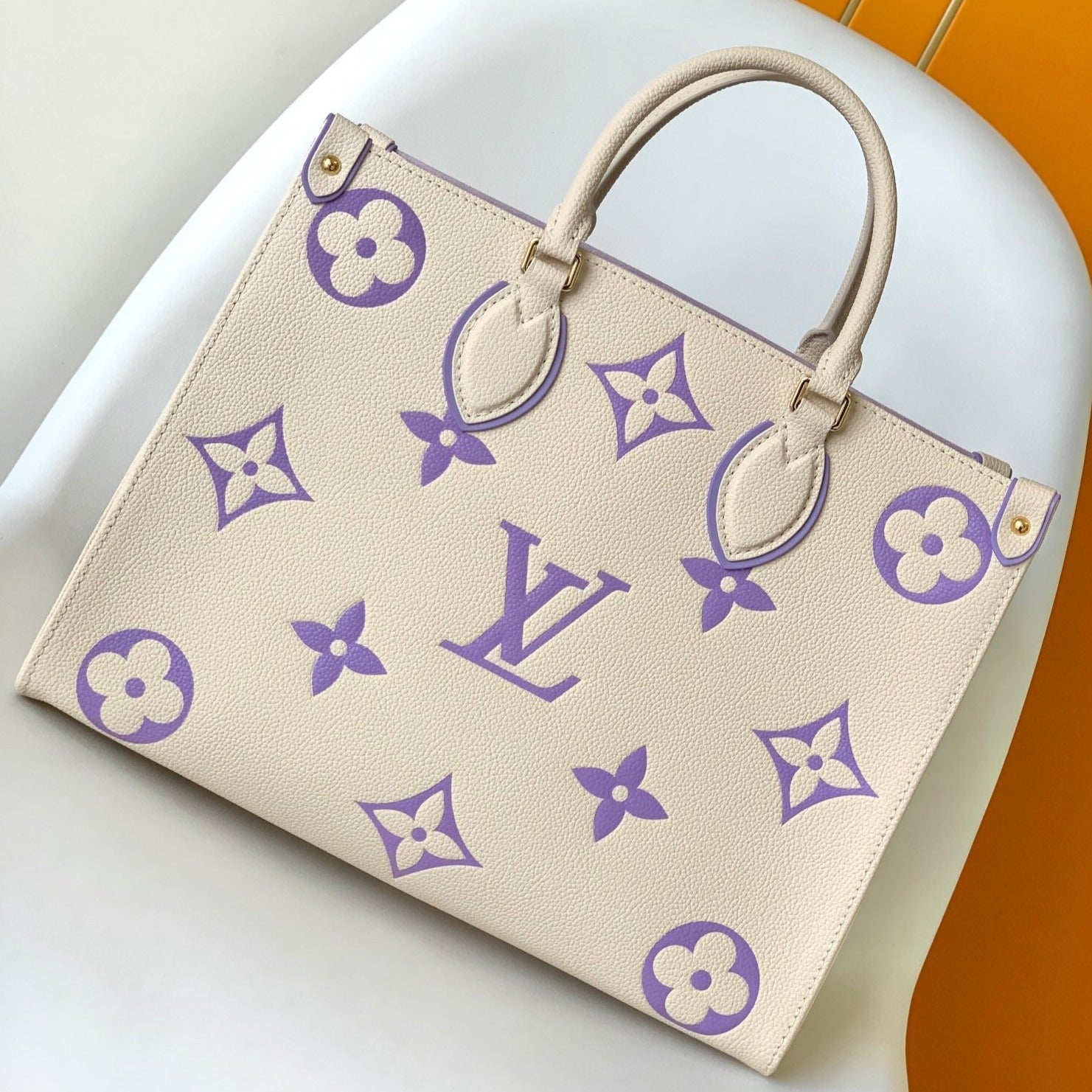 LOUIS VUITTON ONTHEGO MM 35CM CREAM PURPLE
