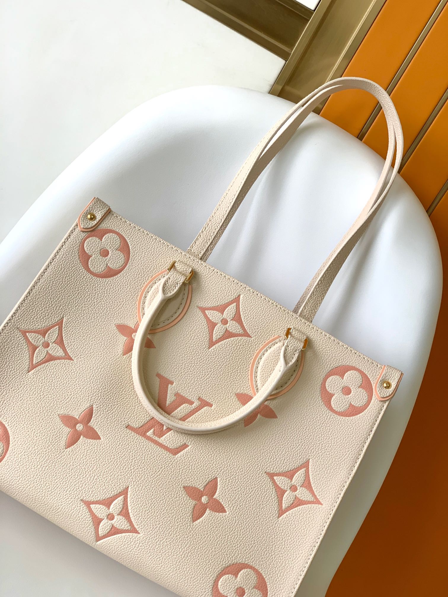 LOUIS VUITTON ONTHEGO MM 35CM CREAM PINK