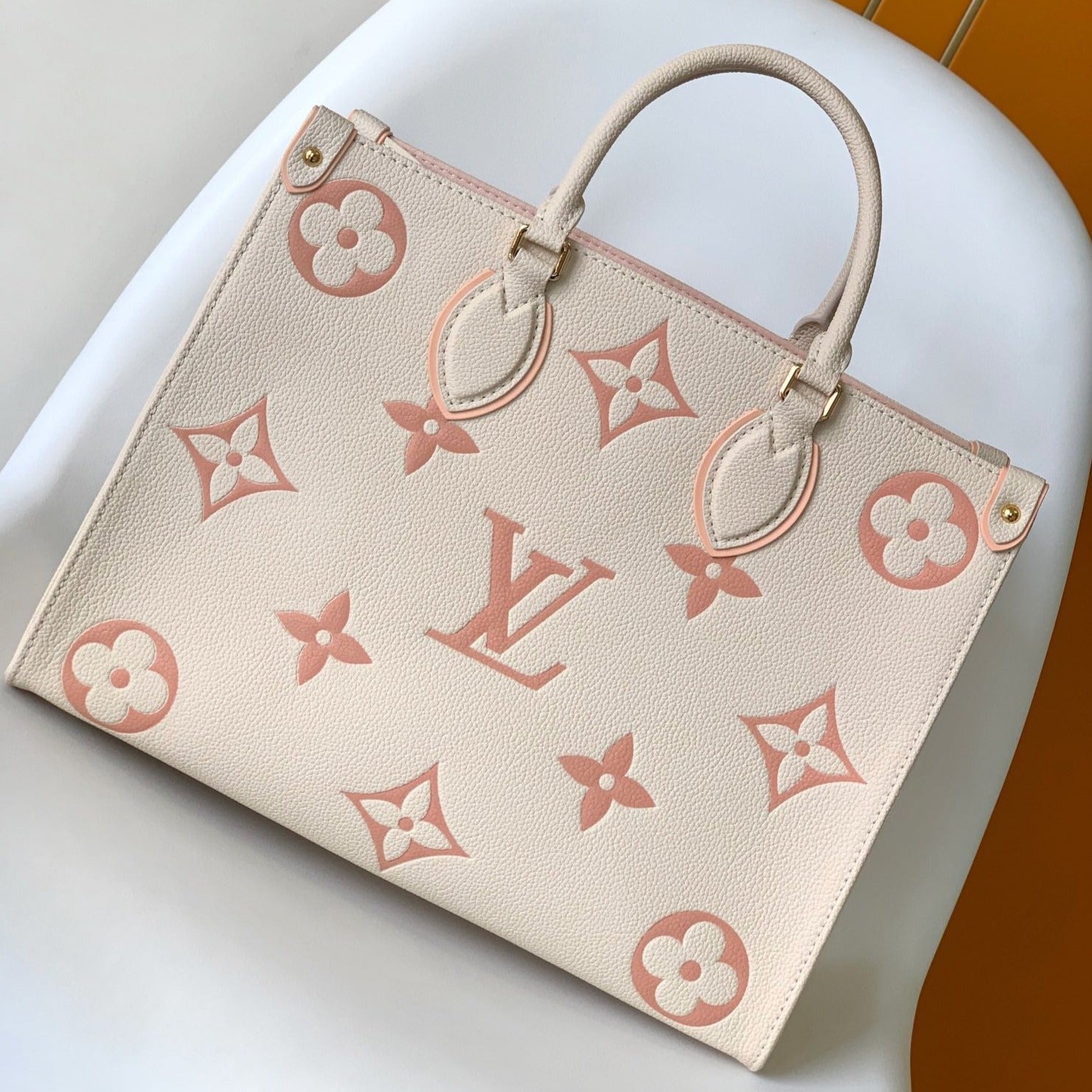 LOUIS VUITTON ONTHEGO MM 35CM CREAM PINK