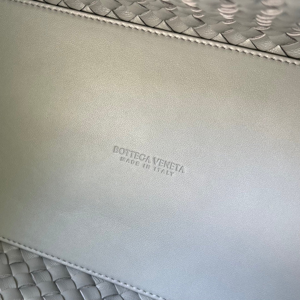 BOTTEGA VENETA SMALL CABAT 32 IN RHINO GRAY LAMBSKIN