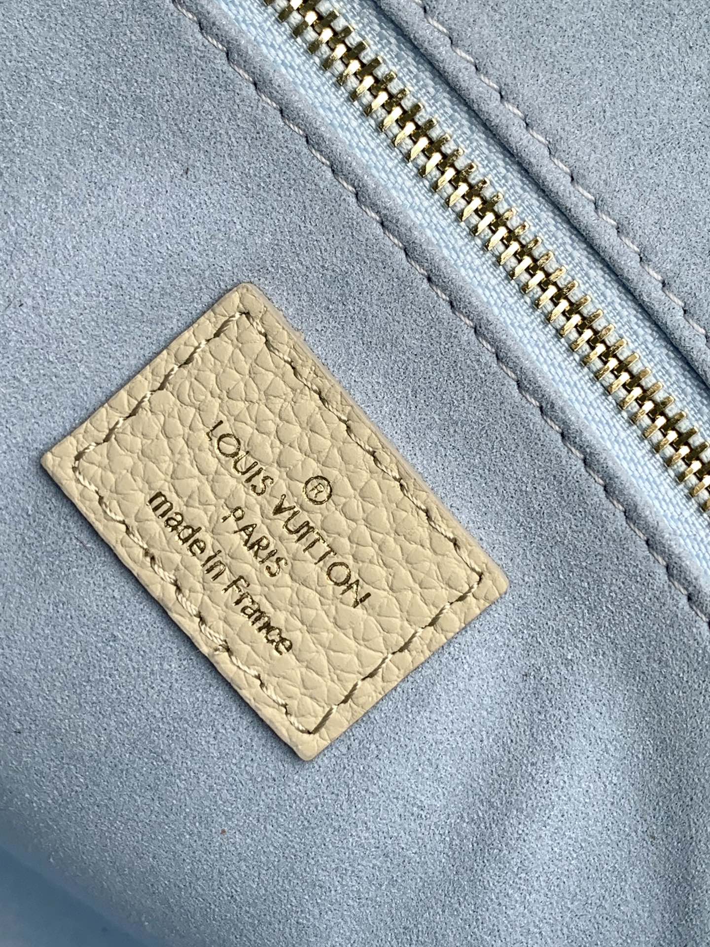 LOUIS VUITTON ONTHEGO PM 25CM CREAM BLUE