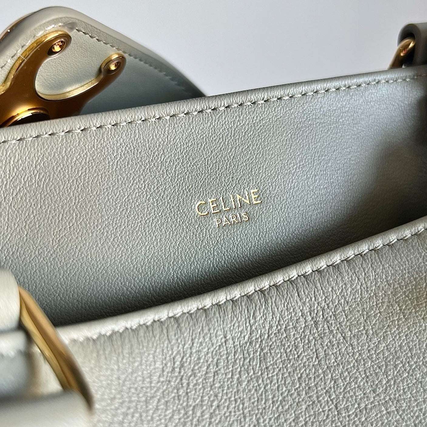 CELINE TRIOMPHE 37 SOFT CALFSKIN HANDBAG EICRU BEIGE