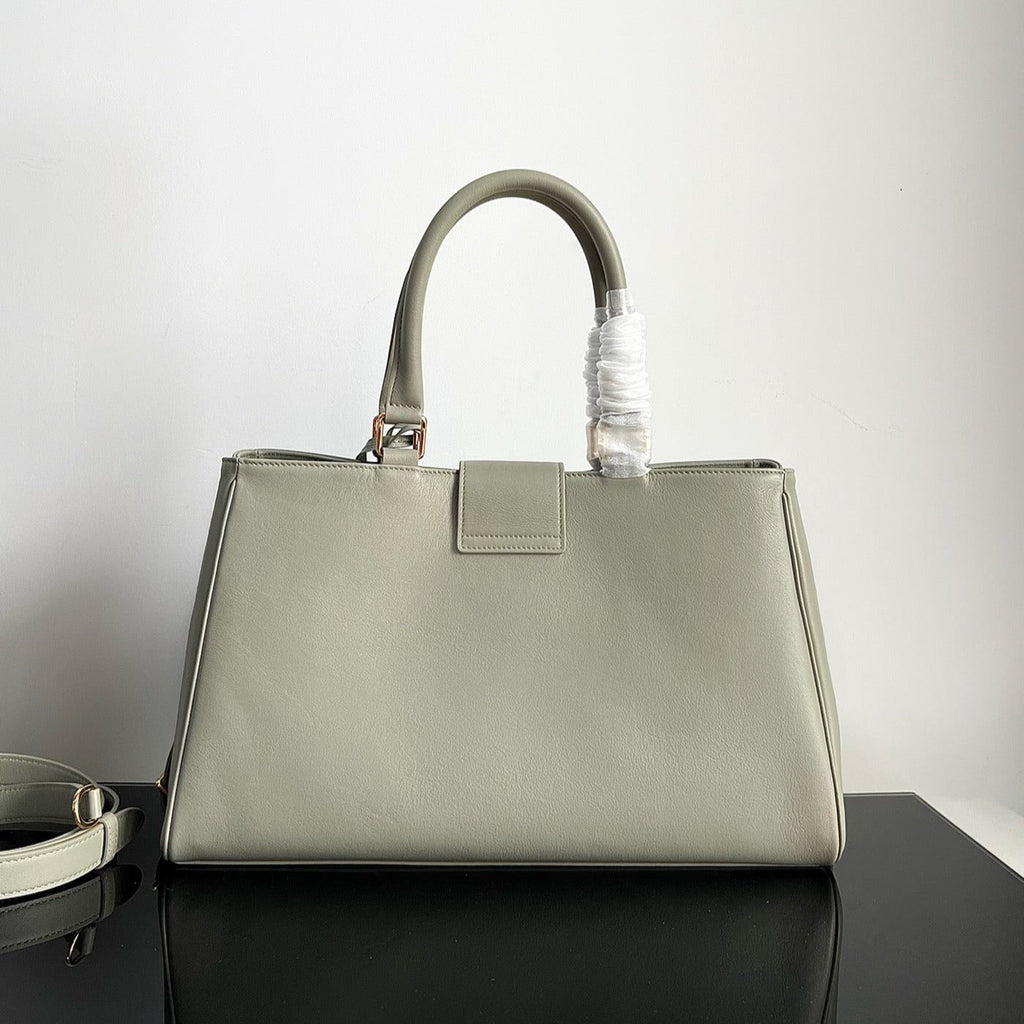 CELINE TRIOMPHE 37 SOFT CALFSKIN HANDBAG EICRU BEIGE