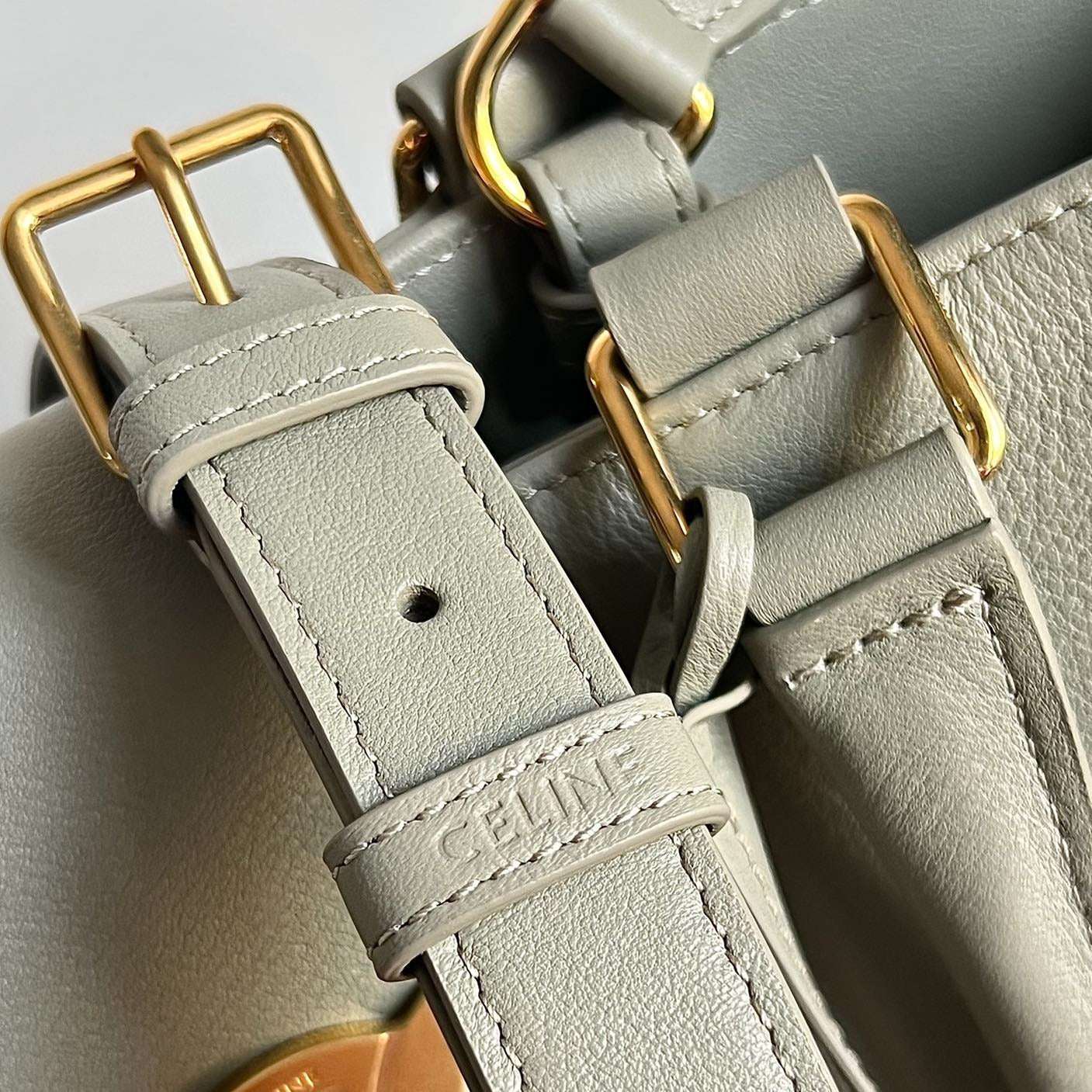 CELINE TRIOMPHE 37 SOFT CALFSKIN HANDBAG EICRU BEIGE