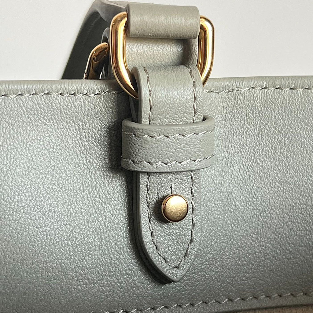 CELINE TRIOMPHE 37 SOFT CALFSKIN HANDBAG EICRU BEIGE