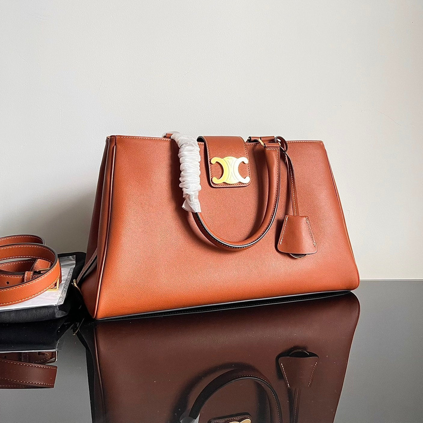CELINE TRIOMPHE 37 SOFT TAN BROWN CALFSKIN HANDBAG
