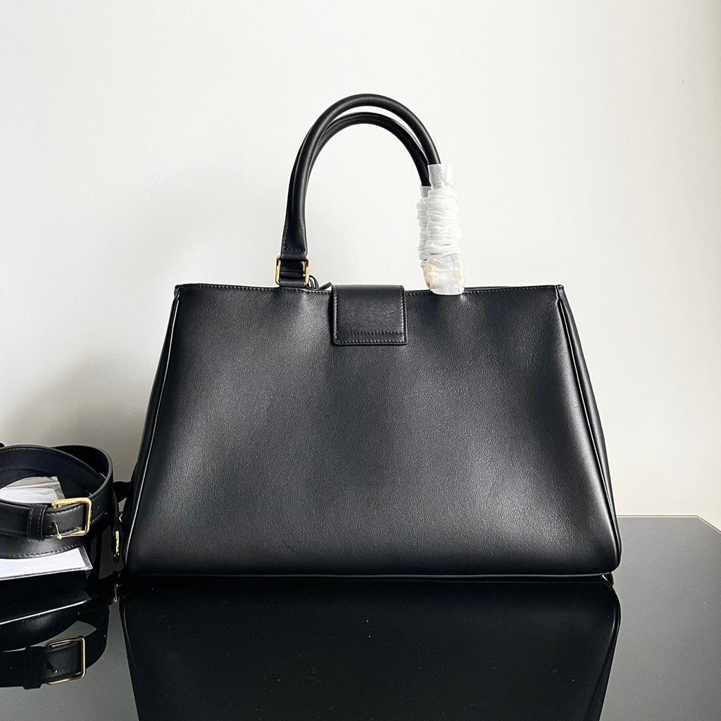 CELINE TRIOMPHE 37 BLACK SOFT CALFSKIN HANDBAG