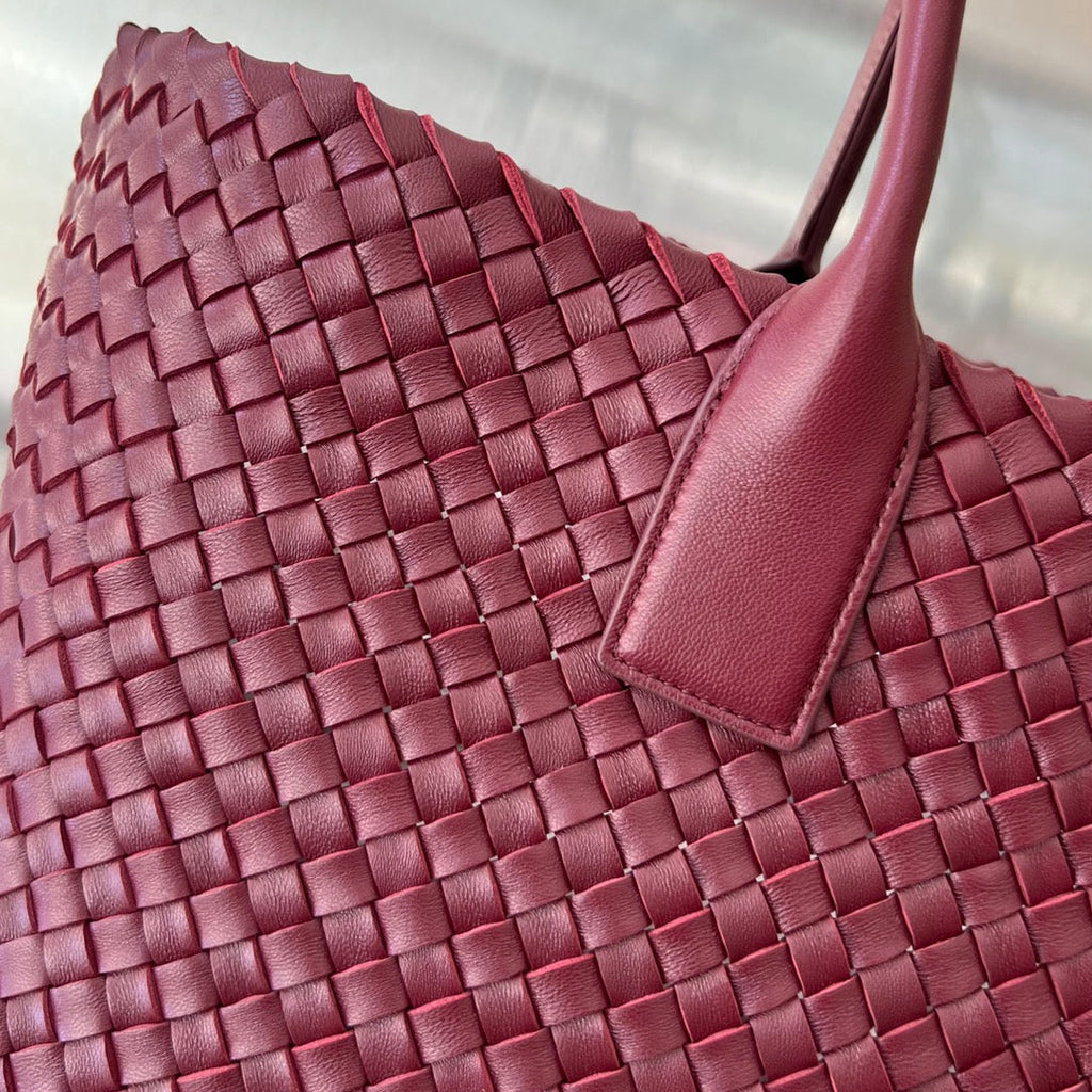 BOTTEGA VENETA LARGE CABAT 51 IN BURGUNDY RED LAMBSKIN