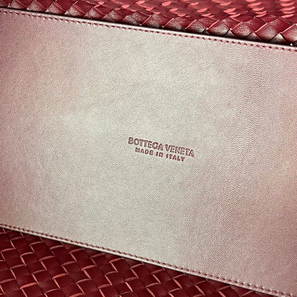 BOTTEGA VENETA LARGE CABAT 51 IN BURGUNDY RED LAMBSKIN