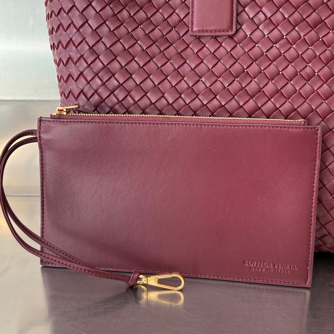BOTTEGA VENETA LARGE CABAT 51 IN BURGUNDY RED LAMBSKIN