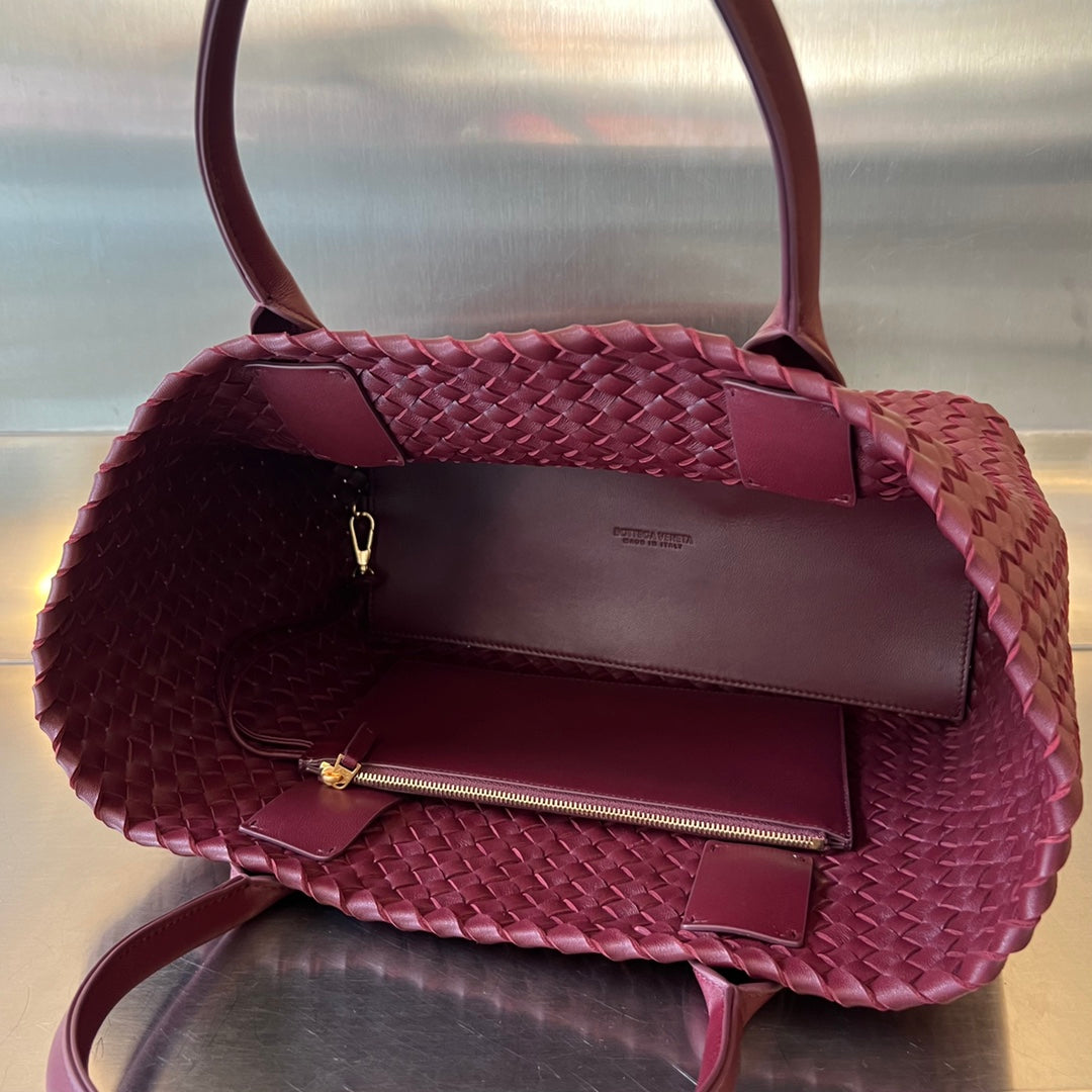 BOTTEGA VENETA SMALL CABAT 32 IN BURGUNDY RED LAMBSKIN