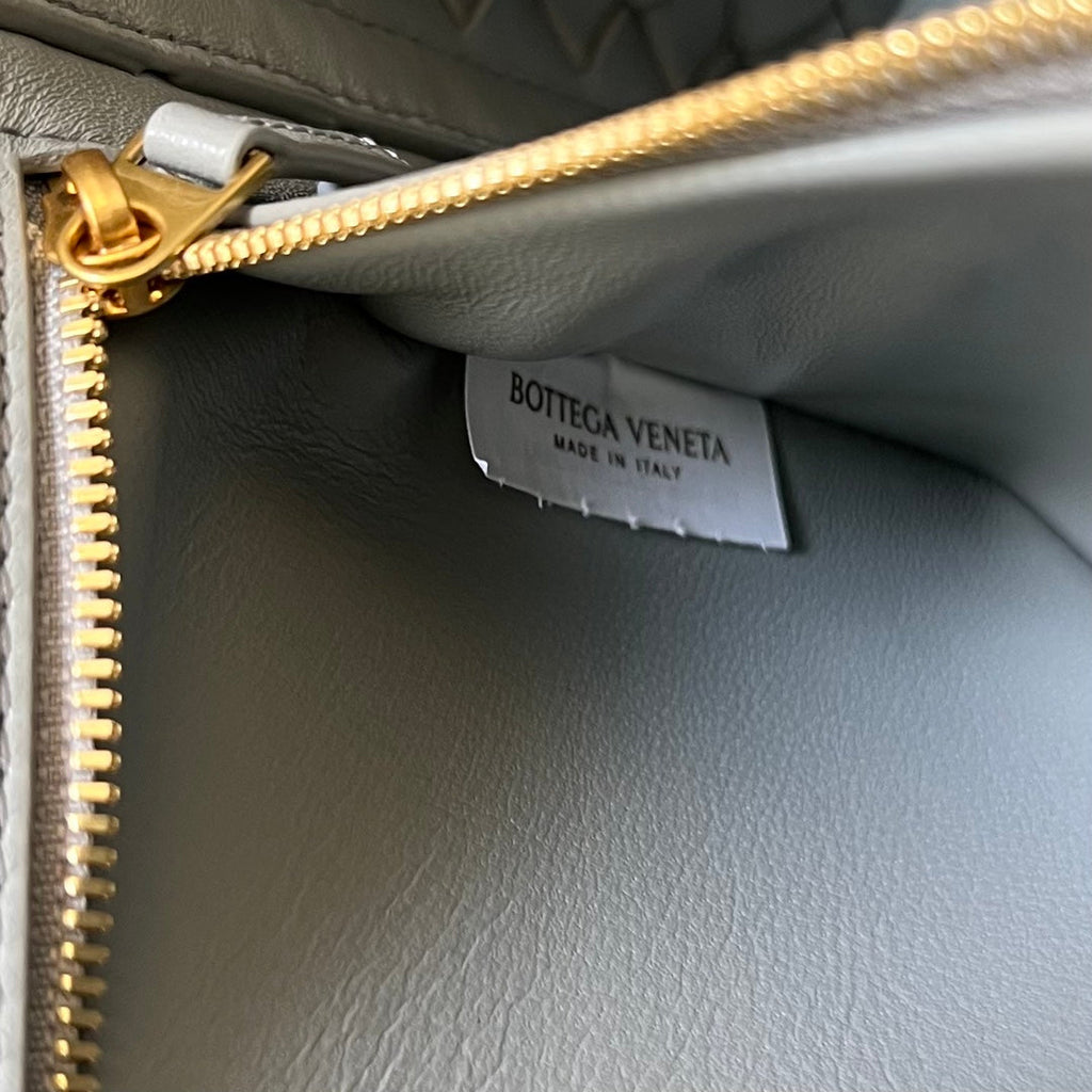 BOTTEGA VENETA SMALL ANDIAMO 29 IN GREY LAMBSKIN