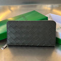 BOTTEGA VENETA INTRECCIATO 19 WALLET IN DARK BLUE CALFSKIN