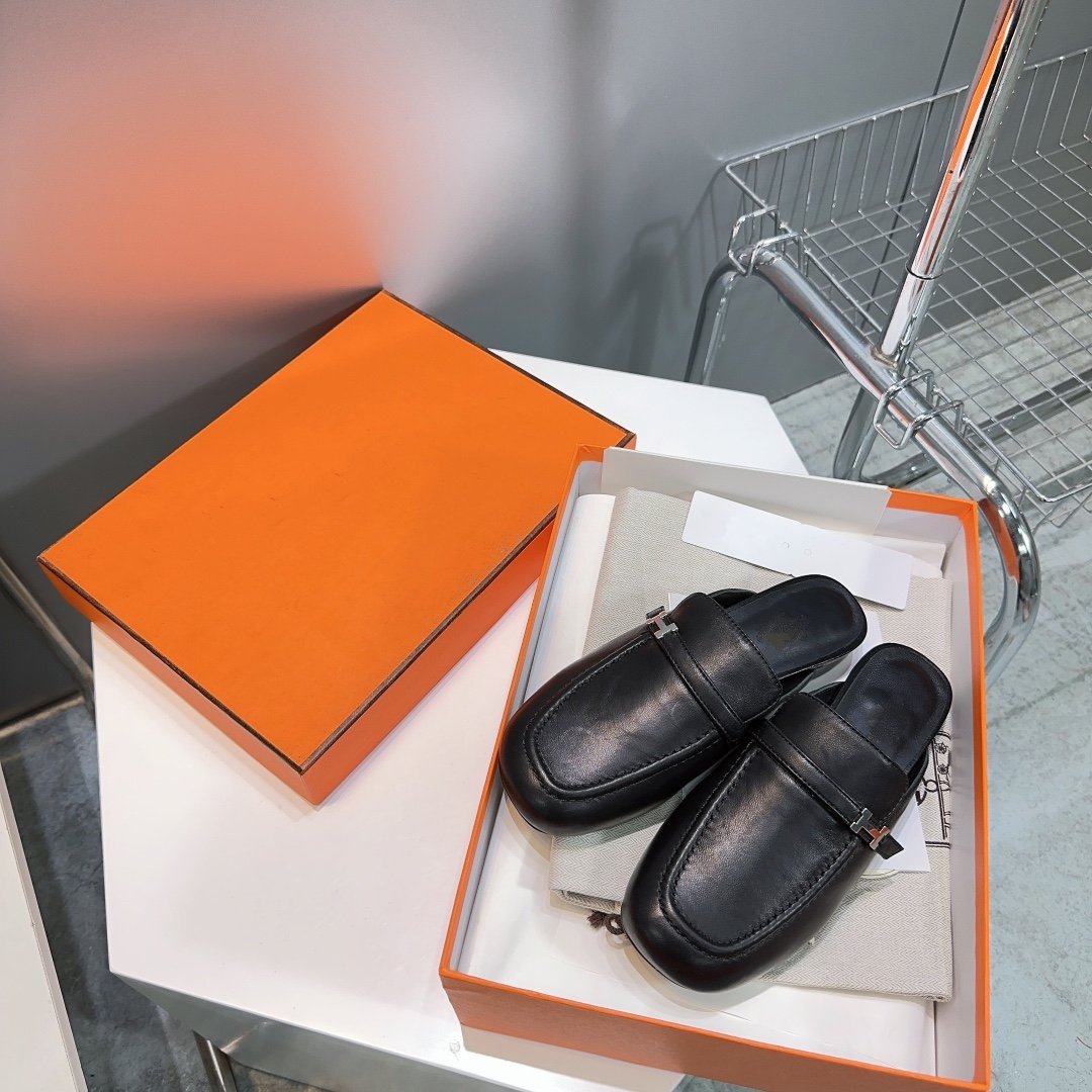 HERMES Lena Mule Black Leather