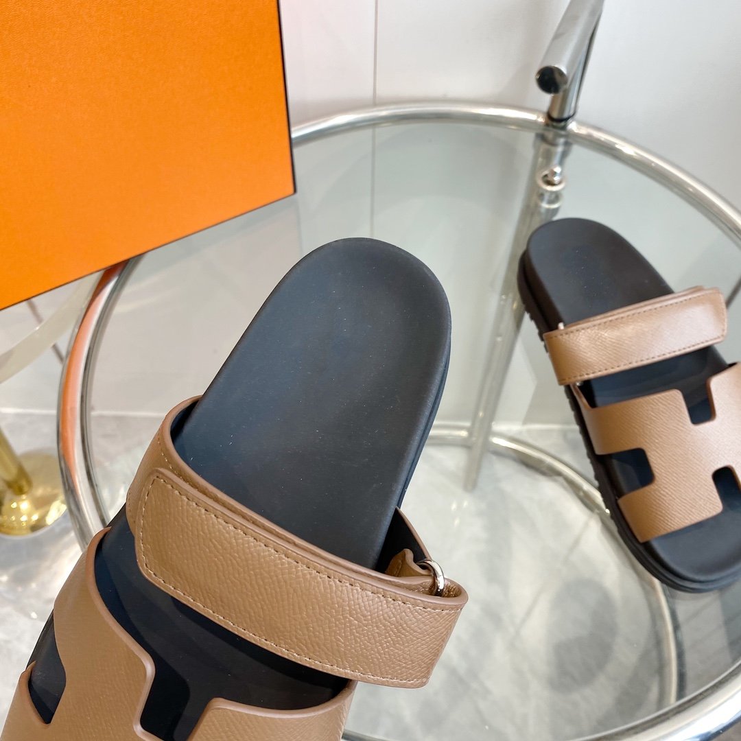 HERMES CHYPRE EPSOM Sandal brown Leather