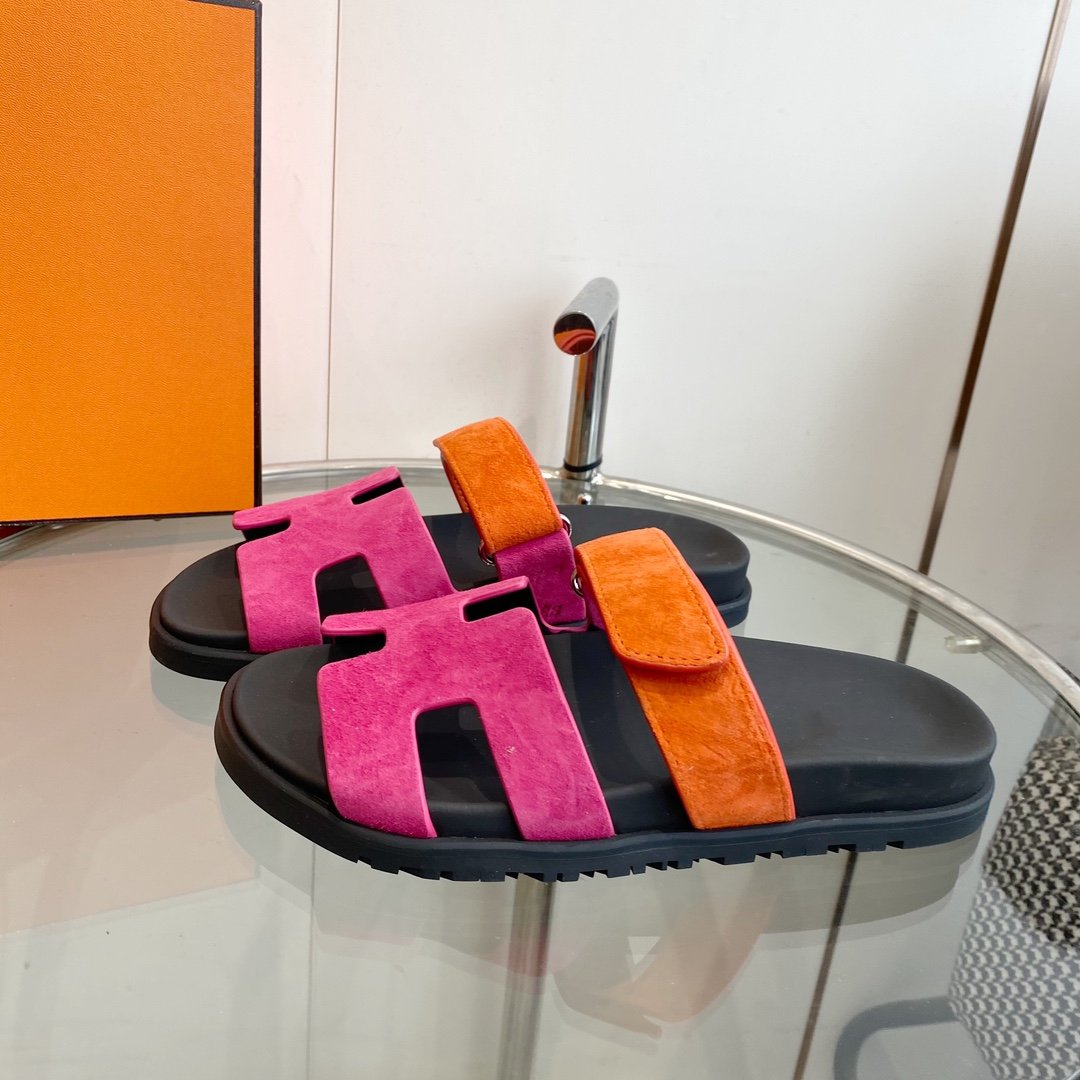 HERMES Chypre Sandal Rose Chapas / Orange Suede