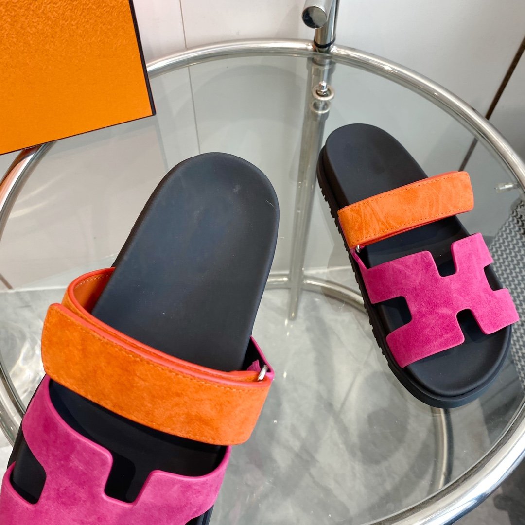 HERMES Chypre Sandal Rose Chapas / Orange Suede