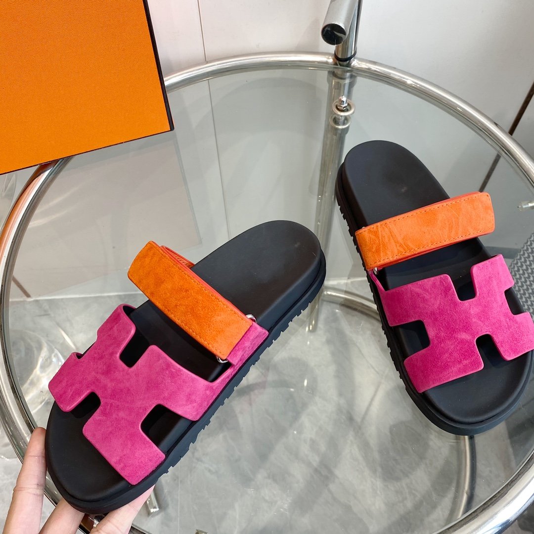 HERMES Chypre Sandal Rose Chapas / Orange Suede