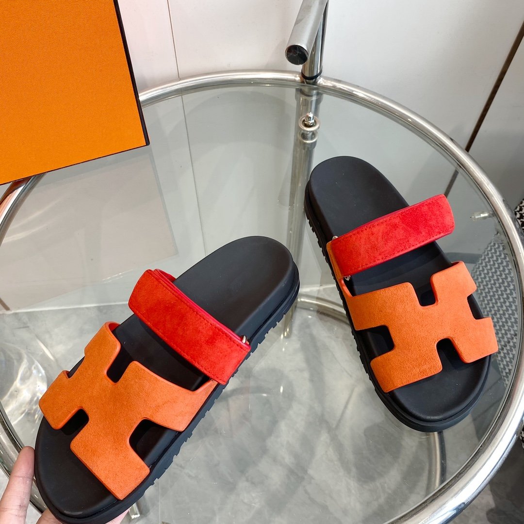 HERMES Chypre Sandal Orange Chapas / Red Suede