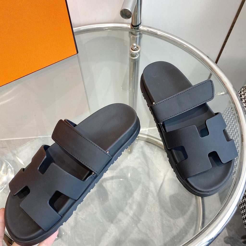 HERMES Chypre Sandal Black Mastic Calfskin Leather