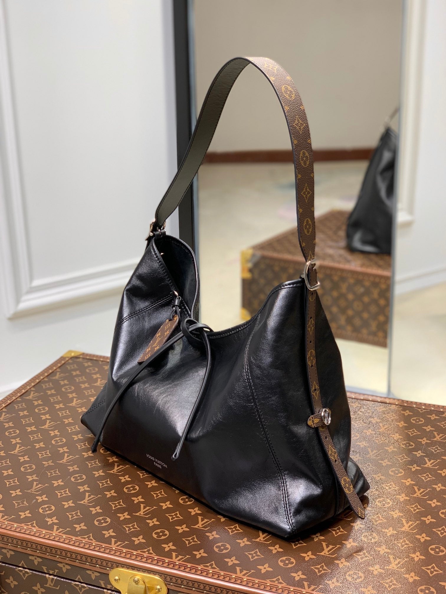 LOUIS VUITTON CARRYALL DARK 39 IN BLACK LAMBSKIN BROWN MONOGRAM TAG
