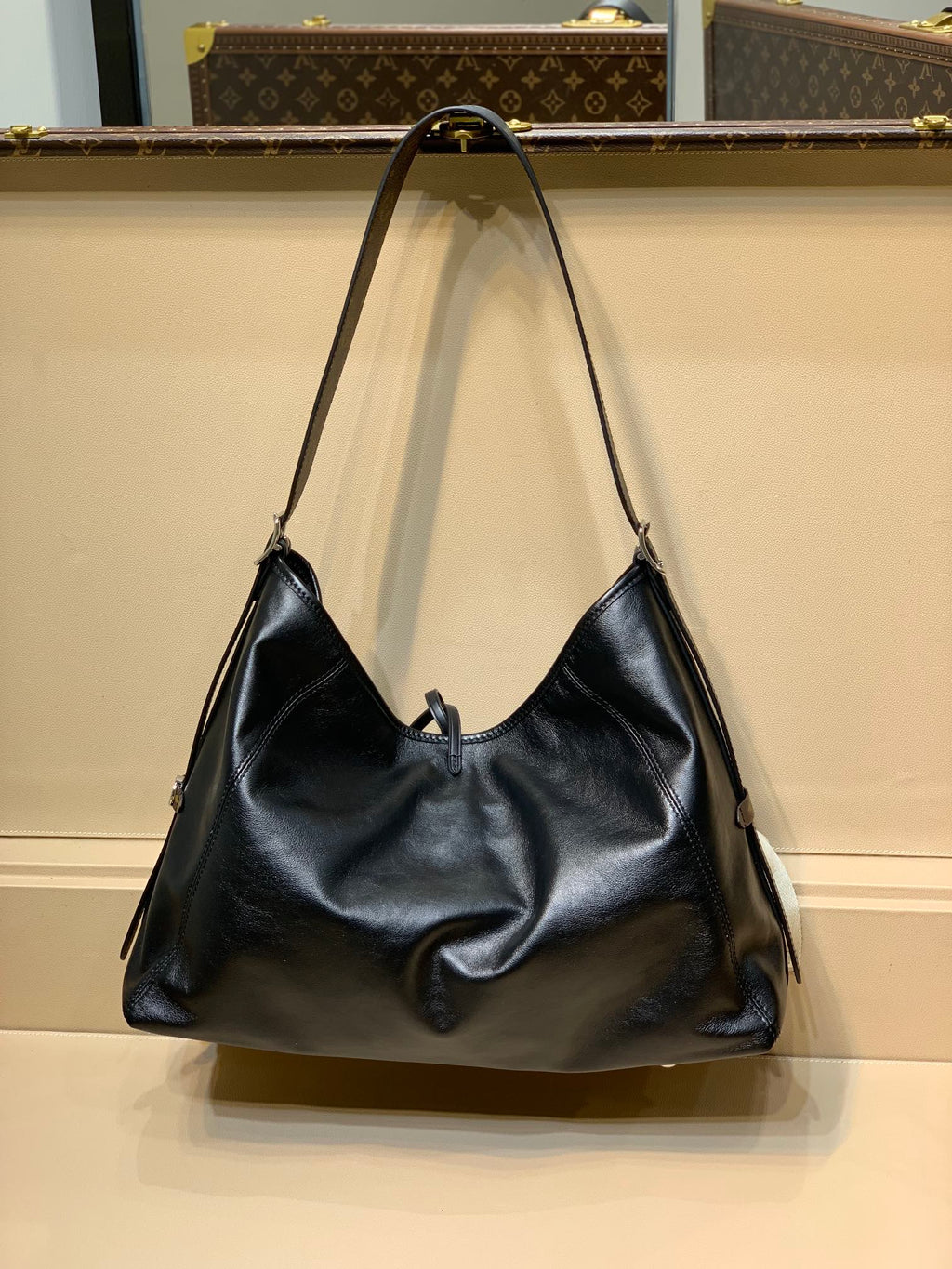 LOUIS VUITTON CARRYALL DARK 39 IN BLACK LAMBSKIN BROWN MONOGRAM TAG