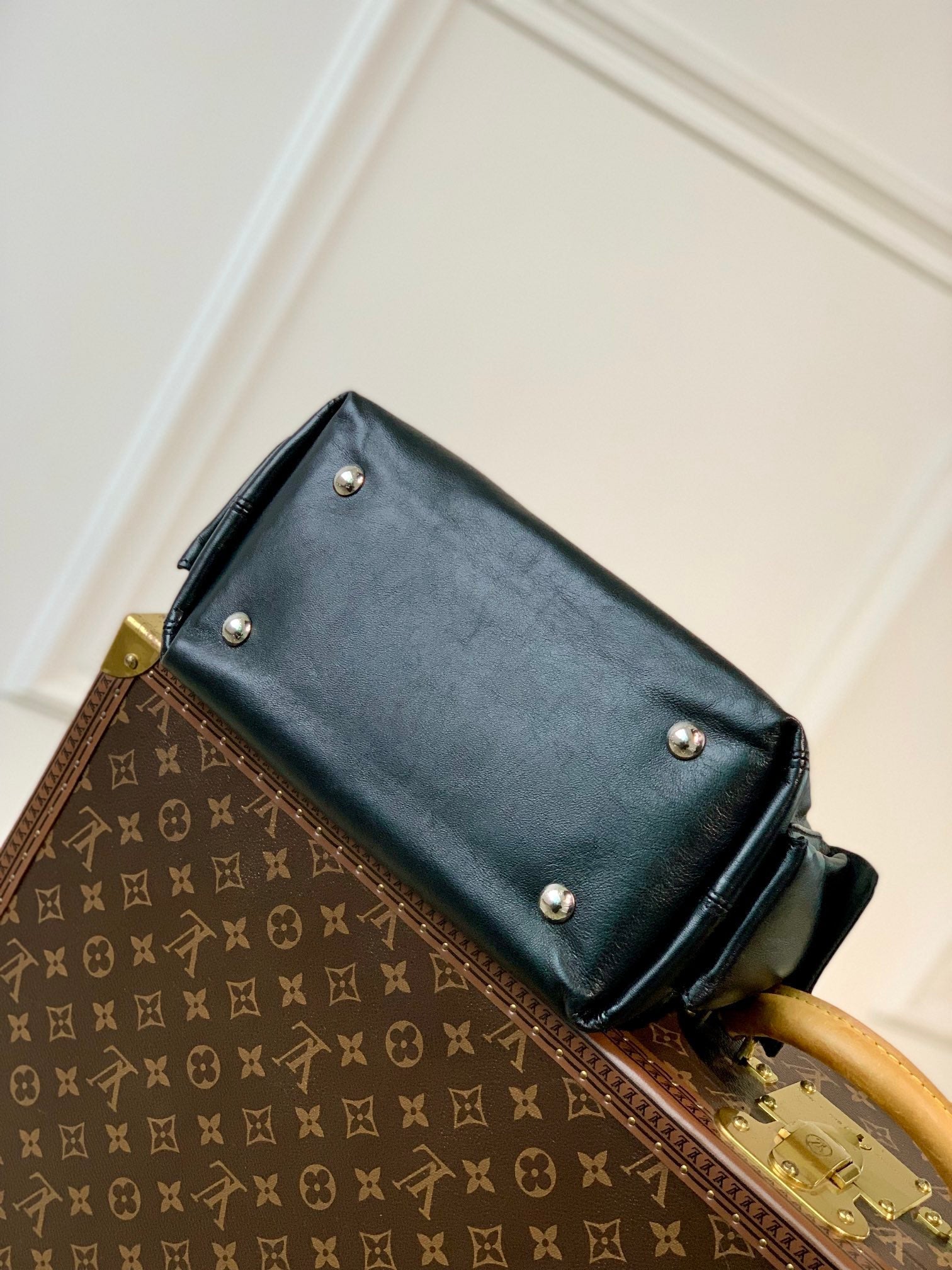 LOUIS VUITTON CARRYALL CARGO VIBE PM 33.5 IN BLACK LAMBSKIN BROWN MONOGRAM TAG
