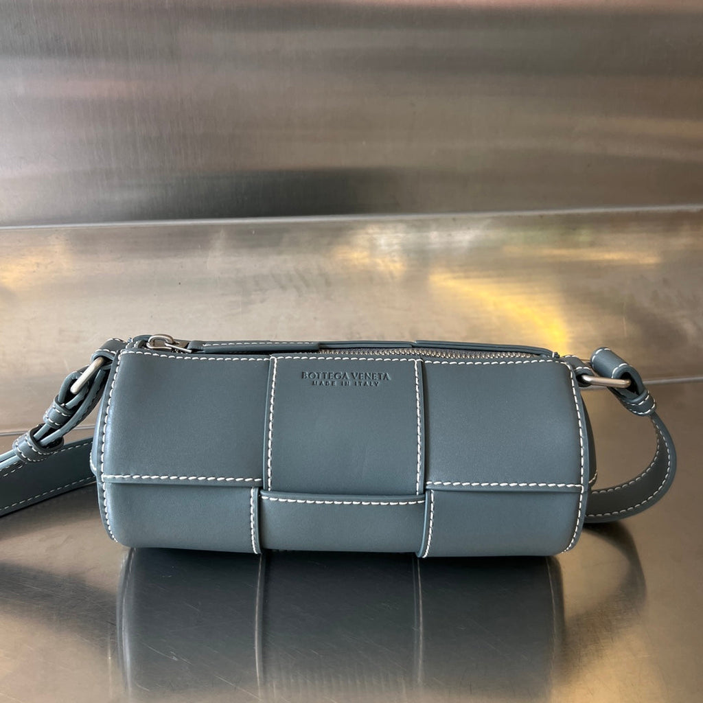 BOTTEGA VENETA SMALL CYLINDER CASSETTE 21 IN NEVADA CALFSKIN