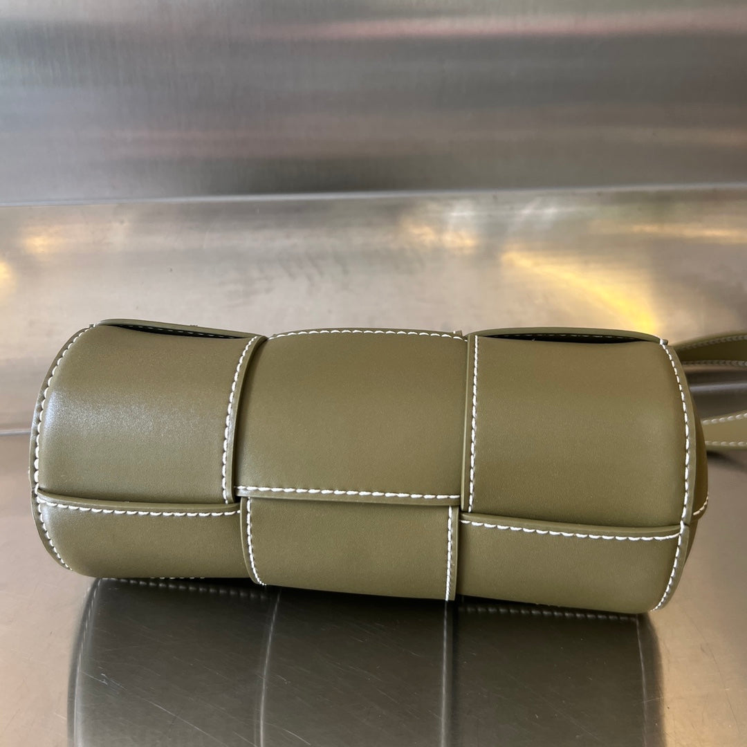 BOTTEGA VENETA SMALL CYLINDER CASSETTE 21 IN TOBACCO BROWN CALFSKIN