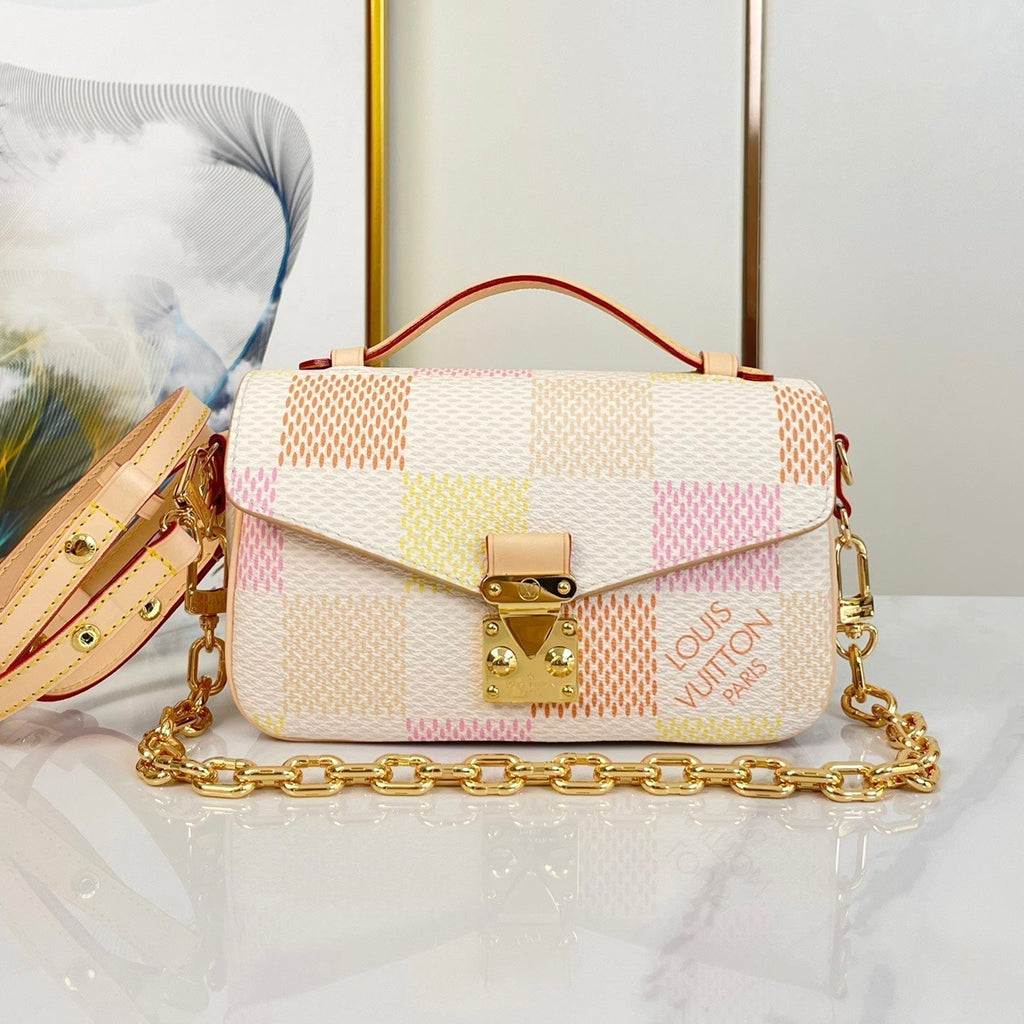 LOUIS VUITTON POCHETTE MÉTIS EAST WEST 21 IN PEACH DAMIER GIANT CANVAS GOLD HARDWARE