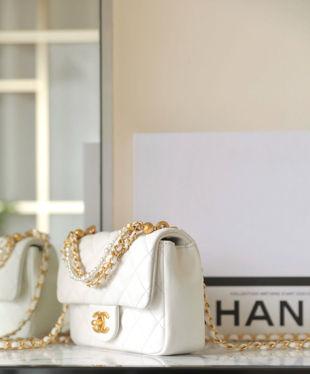 CHANEL 25S FLAP BAG 17 CM IN WHITE LAMBSKIN PEARL STRAP WITH GOLD HARDWARE