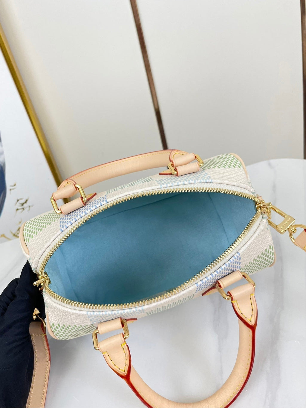 LOUIS VUITTON SPEEDY BANDOULIÈRE 20 IN PISTACHIO DAMIER GIANT CANVAS GOLD HARDWARE