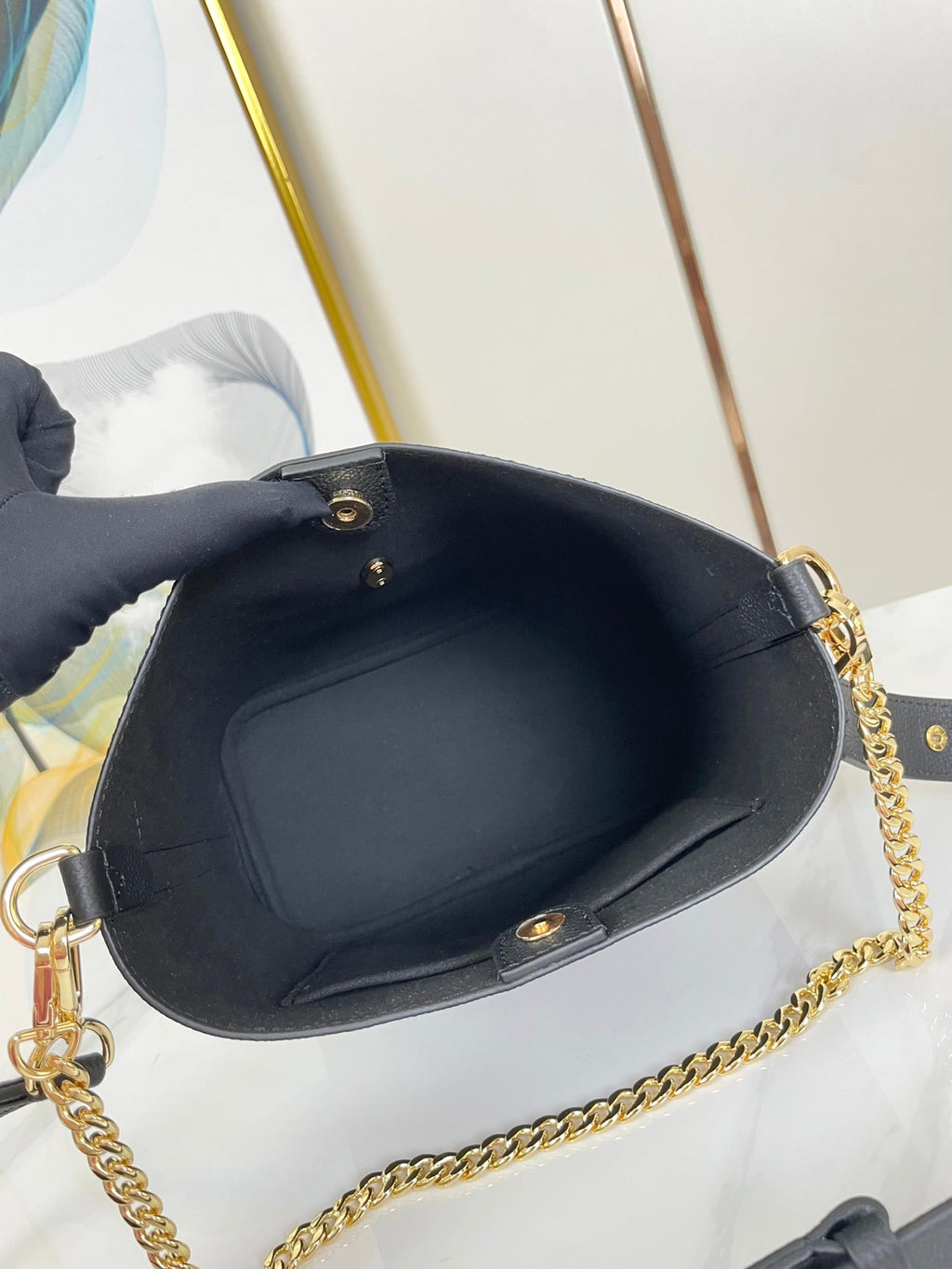 LOUIS VUITTON LOCK AND WALK 20 IN BLACK GRAINED CALFSKIN GOLD HARDWARE