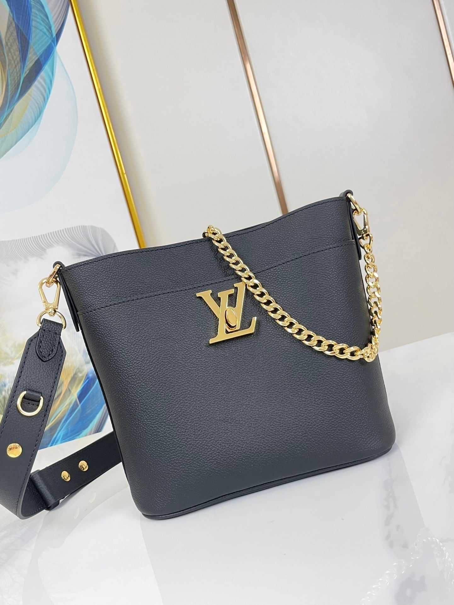 LOUIS VUITTON LOCK AND WALK 20 IN BLACK GRAINED CALFSKIN GOLD HARDWARE
