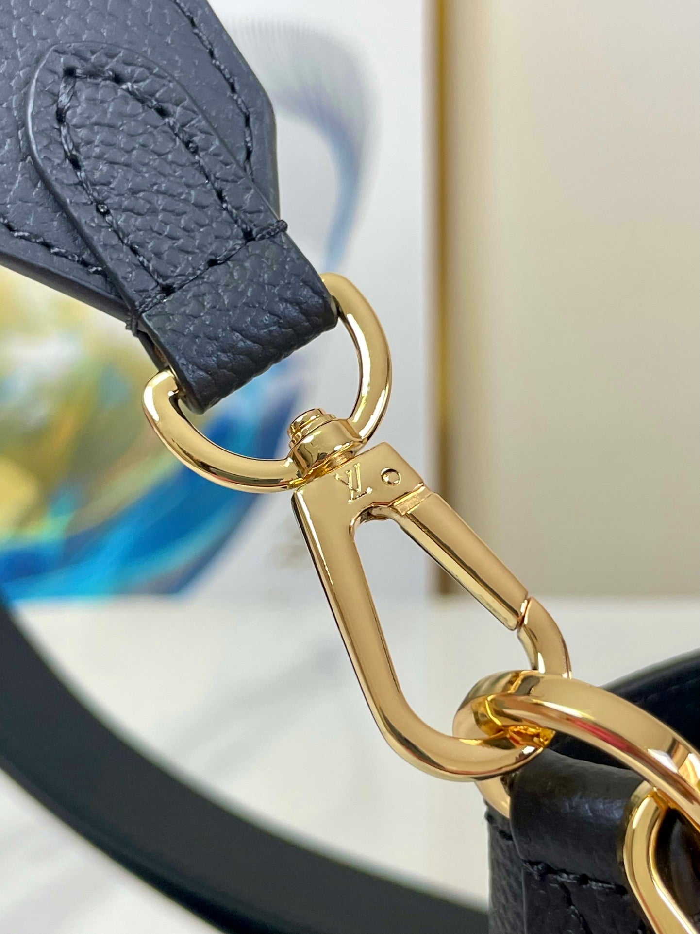 LOUIS VUITTON LOCK AND WALK 20 IN BLACK GRAINED CALFSKIN GOLD HARDWARE