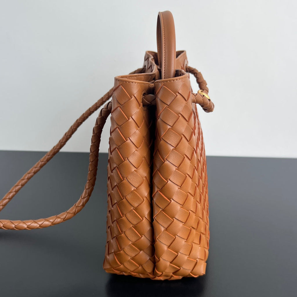 BOTTEGA VENETA LARGE ANDIAMO 32 IN BURNT ORANGE LAMBSKIN