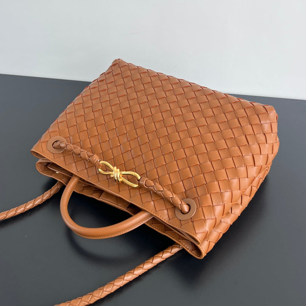 BOTTEGA VENETA LARGE ANDIAMO 32 IN BURNT ORANGE LAMBSKIN
